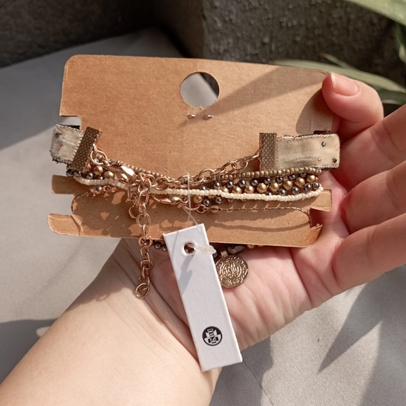 ♥️ NWT Boho Bracelet Set - Picture 5 of 8